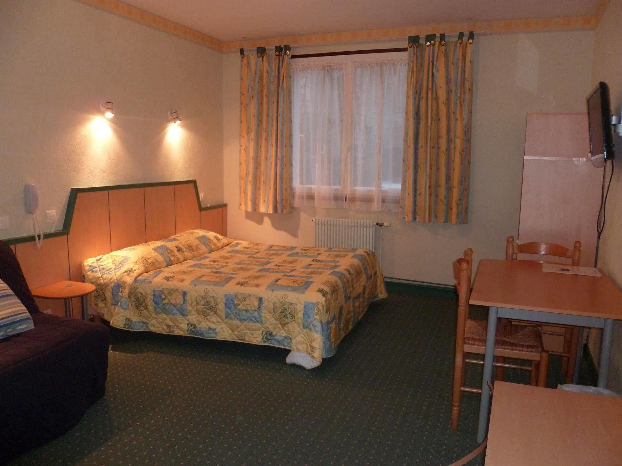 Hotel Rive Sud Σινόν Εξωτερικό φωτογραφία